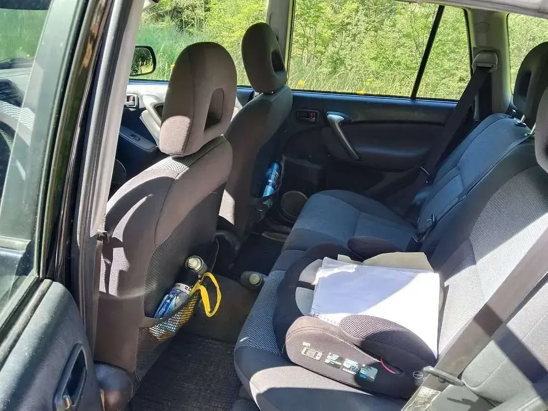 Usata Toyota RAV4 Sol 116 CV (85 kW) 2005 Nero SUV