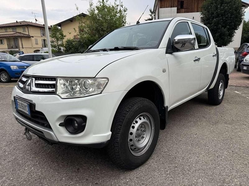 Usata Mitsubishi L200 Invite 136 CV (100 kW) 2016 Bianco Pick-up