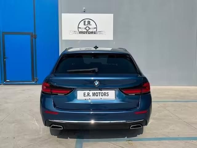 Usata BMW 520 Luxury Line 190 CV (139 kW) 2021 Blu Station wagon