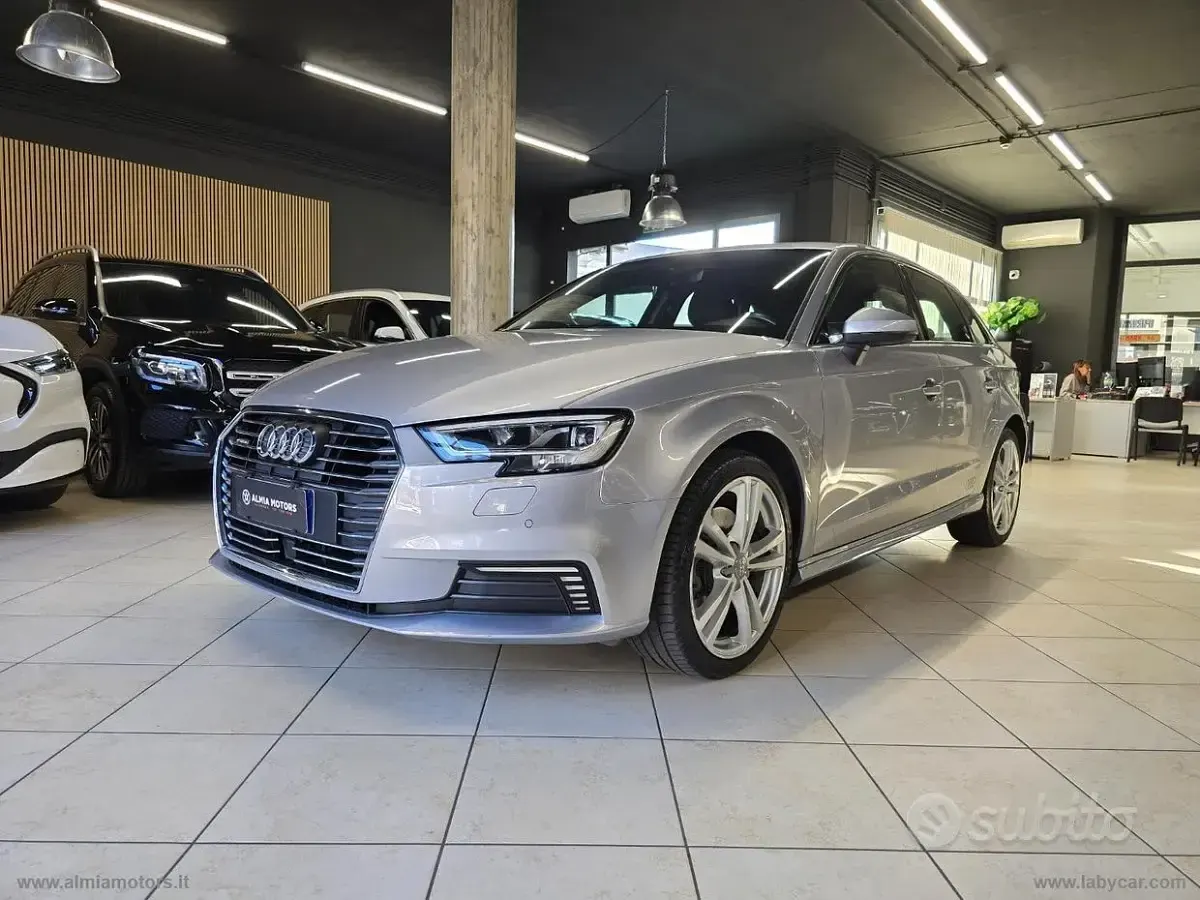 Usata Audi e-tron Comfort 150 CV (110 kW) 2020 Grigio SUV
