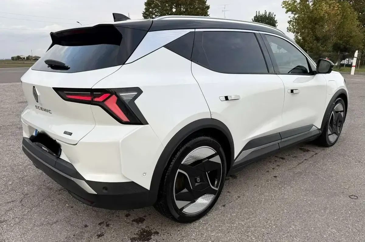 Usata Renault Scenic E-Tech Iconic 55 kW (75 CV) 2024 Bianco SUV