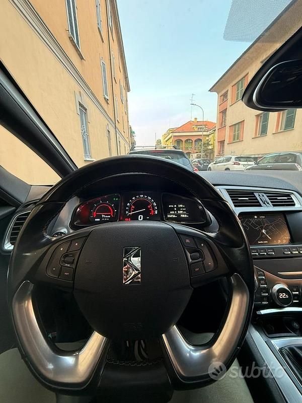 Gebraucht DS Automobiles DS5 So Chic 150 PS (110 kW) 2016 Schwarz Kleinwagen