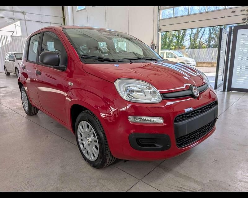 Nuova Fiat Panda Icon 69 CV (50 kW) 2025 Rosso Utilitaria