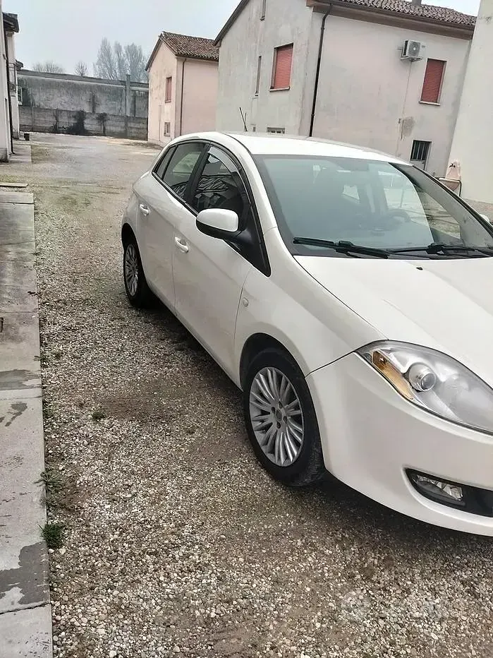 Usata Fiat Bravo 120 CV (88 kW) 2008 Bianco Utilitaria