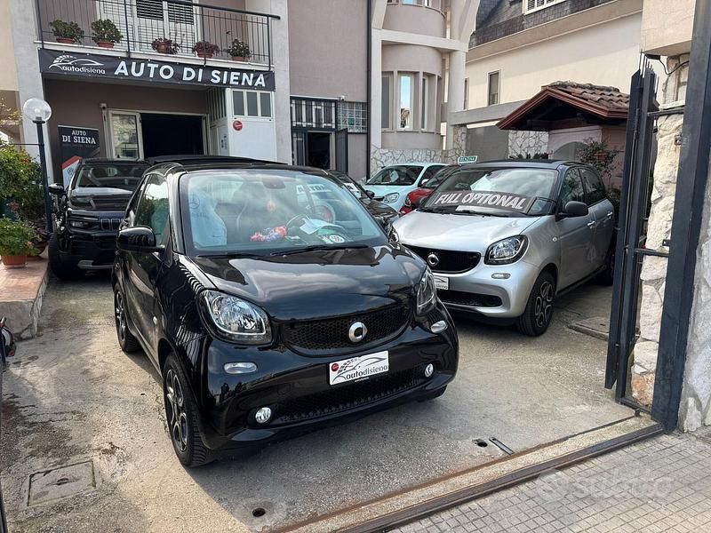 Begagnad Smart ForTwo Cabrio Prime 71 HK (52 kW) 2018 Svart Cab