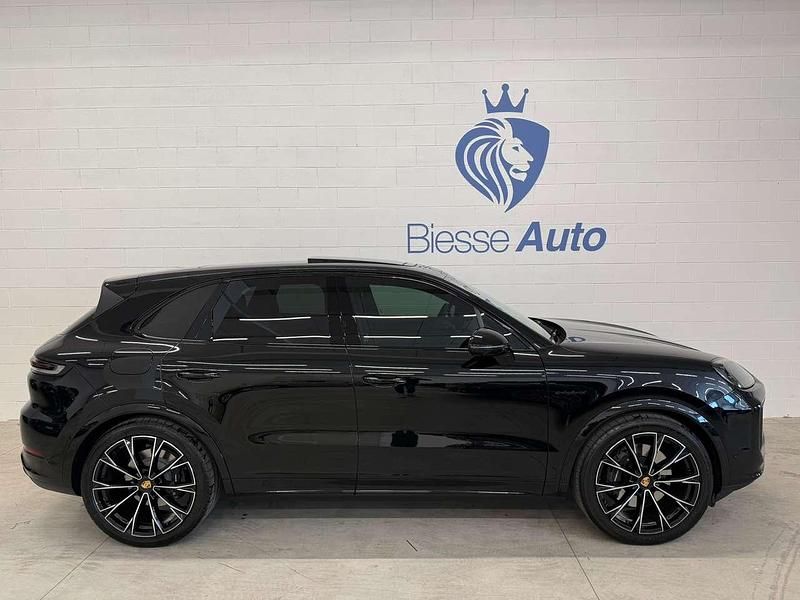 Nuova Porsche Cayenne Black Edition 305 CV (224 kW) 2026 Nero cromite SUV