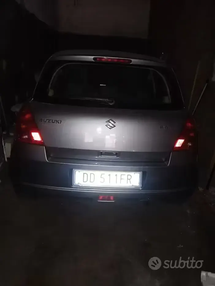 Usata Suzuki Swift GL 92 CV (67 kW) 2006 Grigio Utilitaria