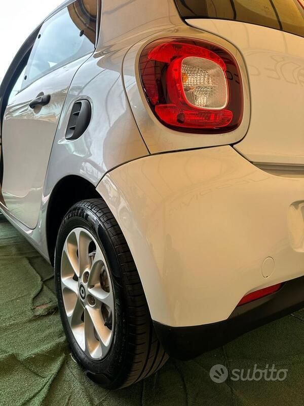 Usata Smart ForFour Passion 71 CV (52 kW) 2019 Bianco Utilitaria