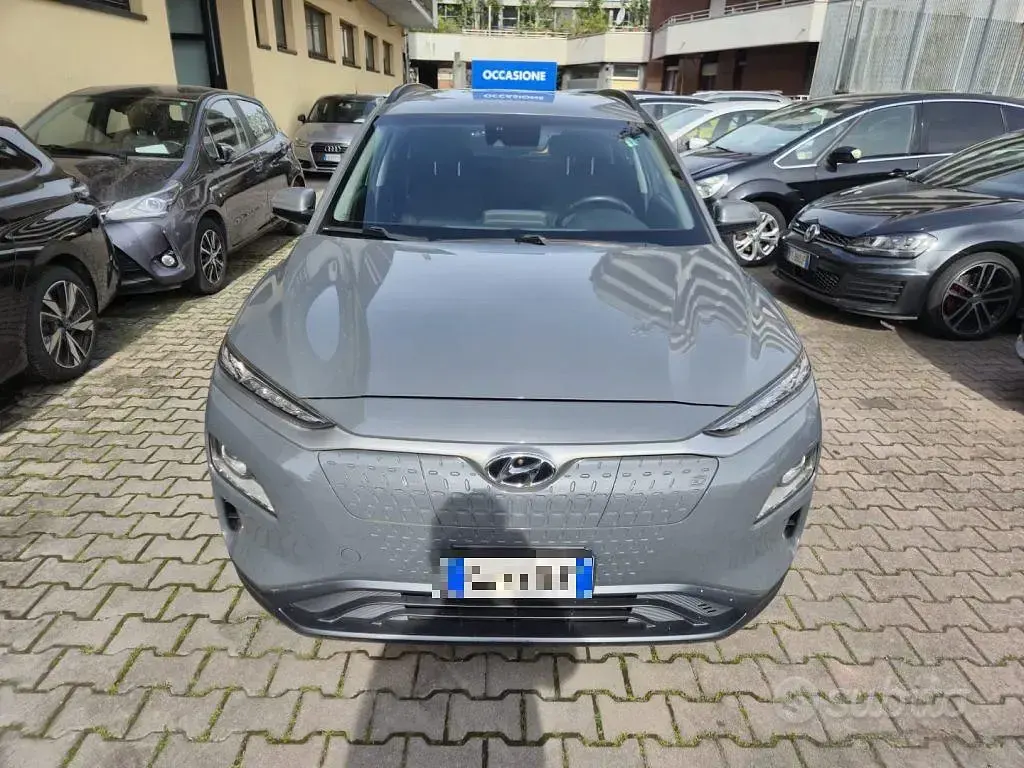 Käytetty Hyundai Kona XPrime 27 kW (38 HP) 2020 Harmaa Katumaasturi