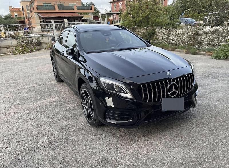 Usata Mercedes GLA200 Premium 136 CV (100 kW) 2018 Nero SUV
