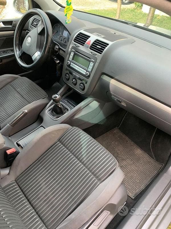 Usata VW Golf V Sportline 105 CV (77 kW) 2007 Grigio Berlina