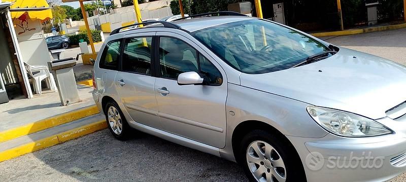 Grigio Usata 2005 Peugeot 307 Station wagon | 2000 € - Immagine 1/3