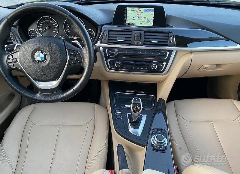 Usata BMW 330 Luxury Line 310 CV (228 kW) 2015 Blu/azzurro Station wagon