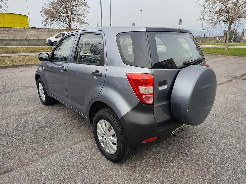 Usata Daihatsu Terios 105 CV (77 kW) 2007 Argento SUV