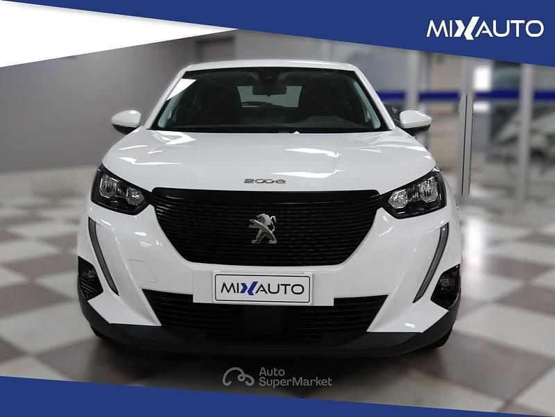 Usata Peugeot 2008 Active 102 CV (75 kW) 2020 Bianco SUV
