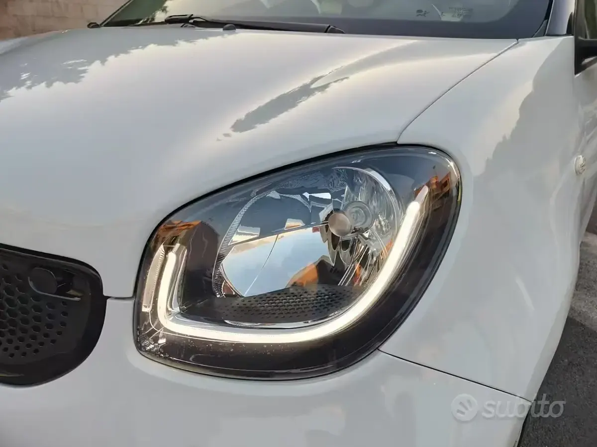 Usata Smart ForFour Passion 71 CV (52 kW) 2015 Bianco Utilitaria