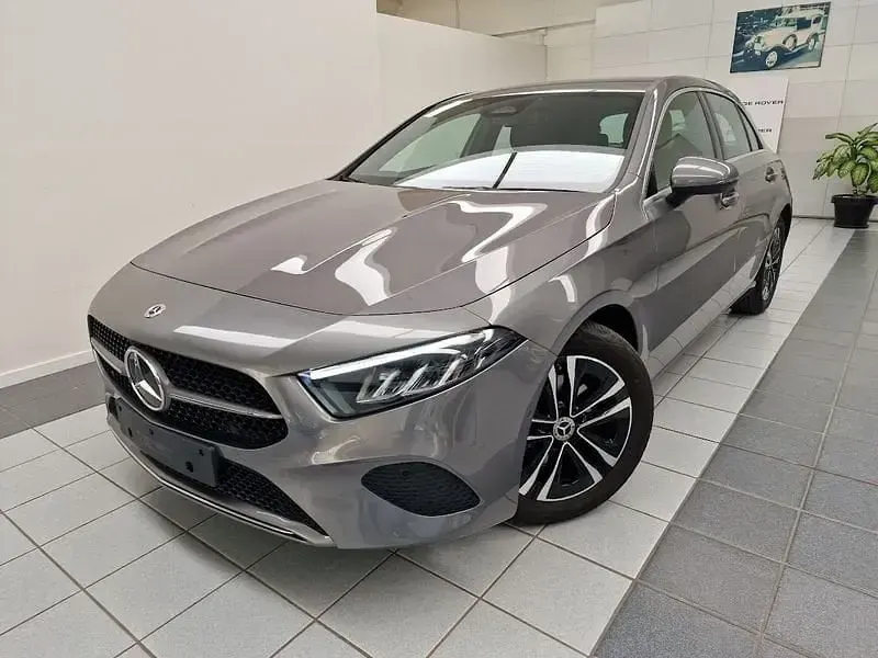 Begagnad Mercedes A180 Progressive 136 HK (100 kW) 2023 Halvkombi
