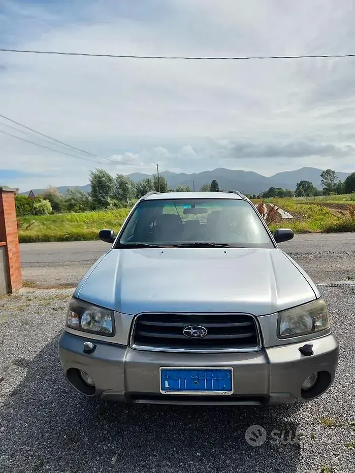 Usata Subaru Forester 2001 Grigio SUV