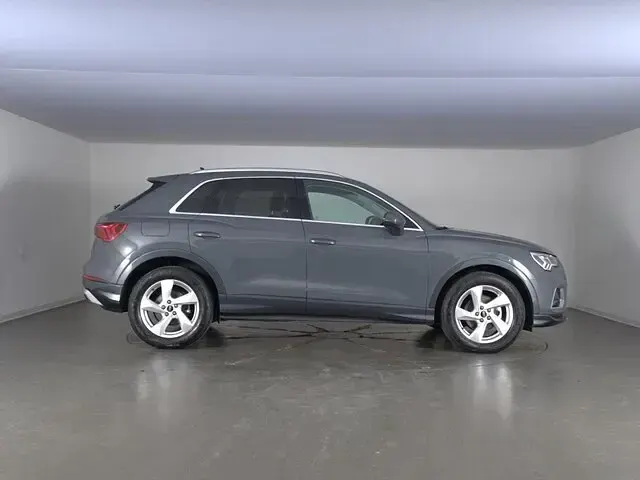 Usata Audi Q3 Advanced 150 CV (110 kW) 2025 Grigio atomico metallizzato SUV