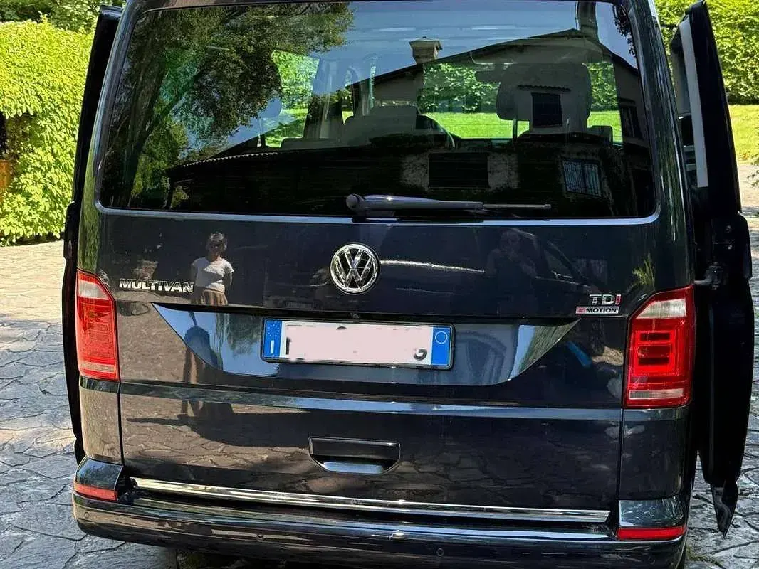 Usata VW T6 Highline 150 CV (110 kW) 2018 Blu/azzurro Furgone