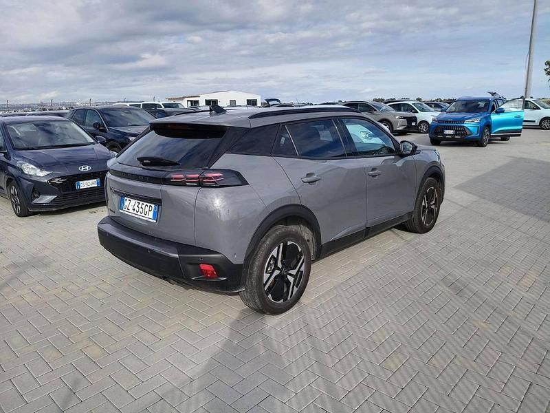 Käytetty Peugeot 2008 Allure 101 HP (74 kW) 2025 Harmaa Katumaasturi