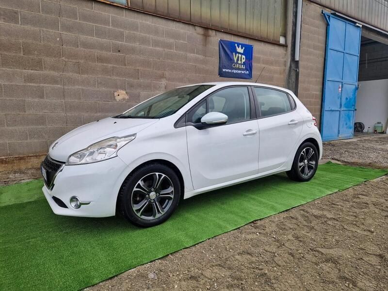 Usata Peugeot 208 Active 95 CV (69 kW) 2014 Bianco Utilitaria