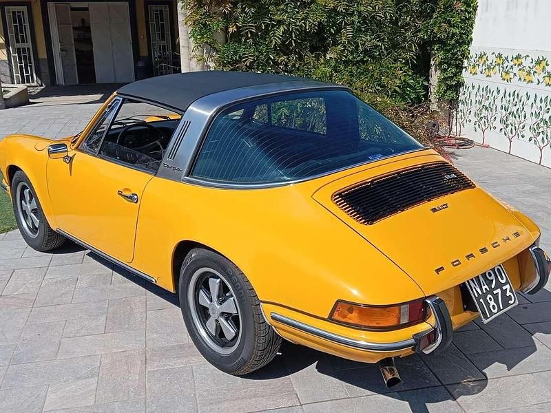 Second-hand Porsche 911 140 CP (102 kW) 1971 Galben Cabrio