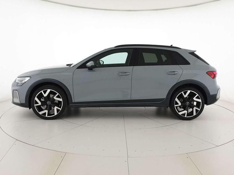 Nuova Audi A3 150 CV (110 kW) 2025 Grigio freccia perla Berlina