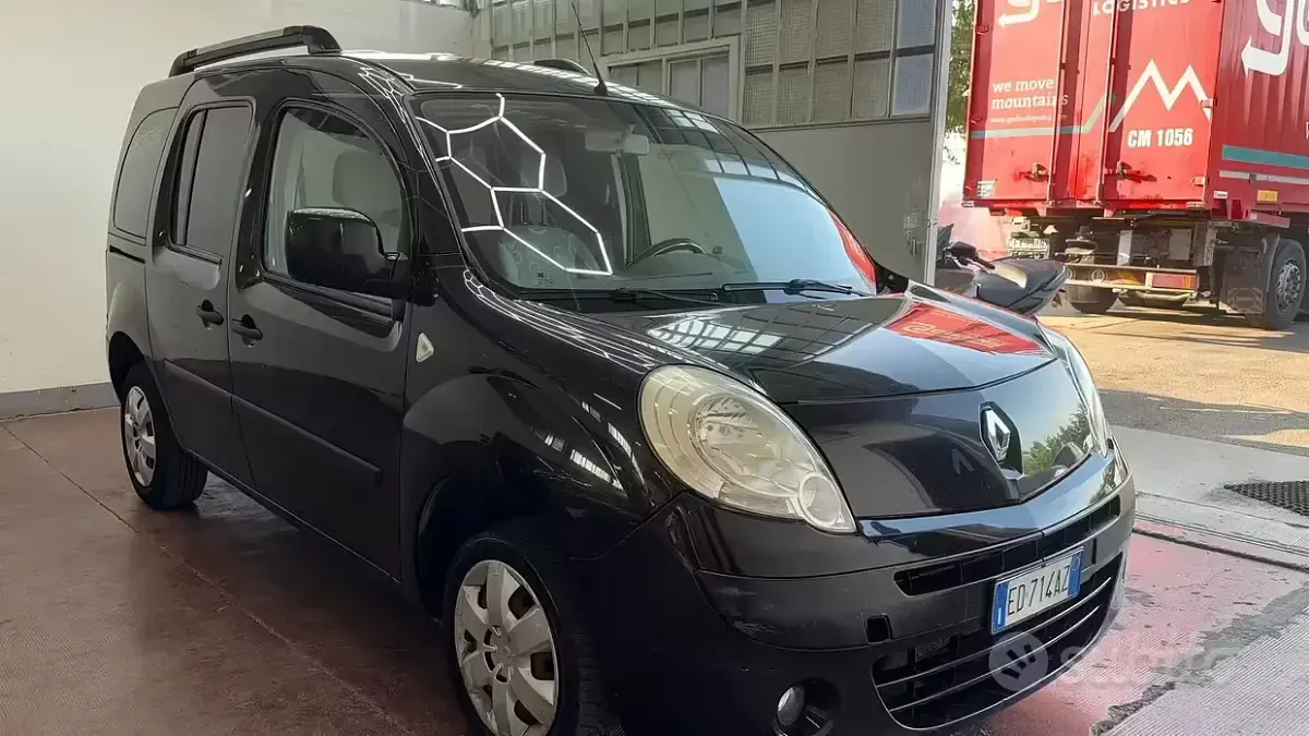Usata Renault Kangoo Dynamique 102 CV (75 kW) 2010 Nero Monovolume