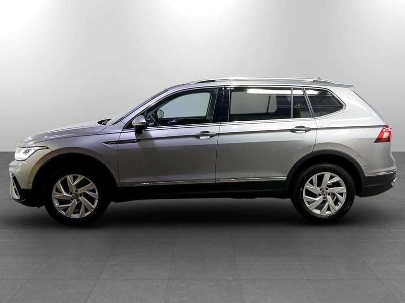 Usata VW Tiguan Allspace Elegance 150 CV (110 kW) 2023 Pyrit silver metallizzato SUV