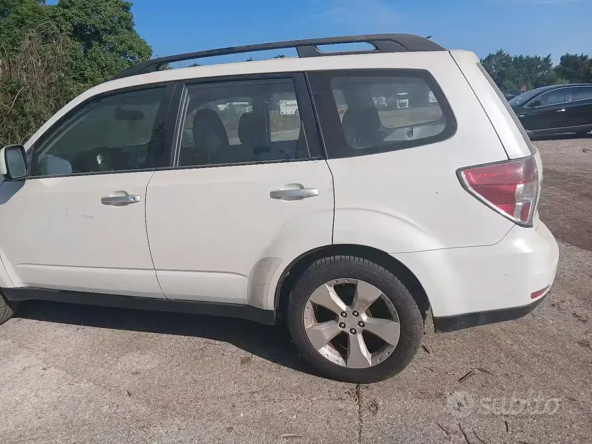Usata Subaru Forester Trend 147 CV (108 kW) 2010 Bianco SUV