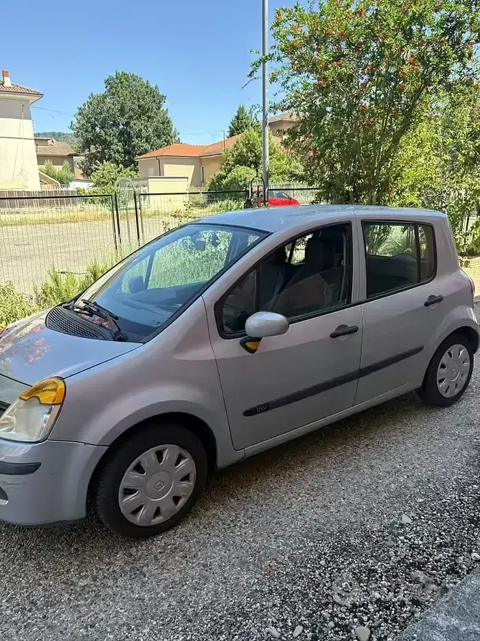 Usata Renault Modus 75 CV (55 kW) 2005 Grigio Monovolume