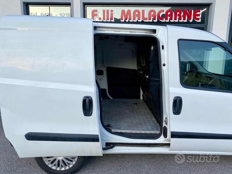 Usata Fiat Doblò 90 CV (66 kW) 2010 Bianco(met.) Monovolume