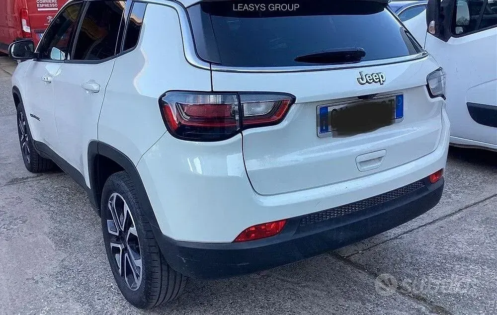 Begagnad Jeep Compass Limited 131 HK (96 kW) 2023 Vit SUV