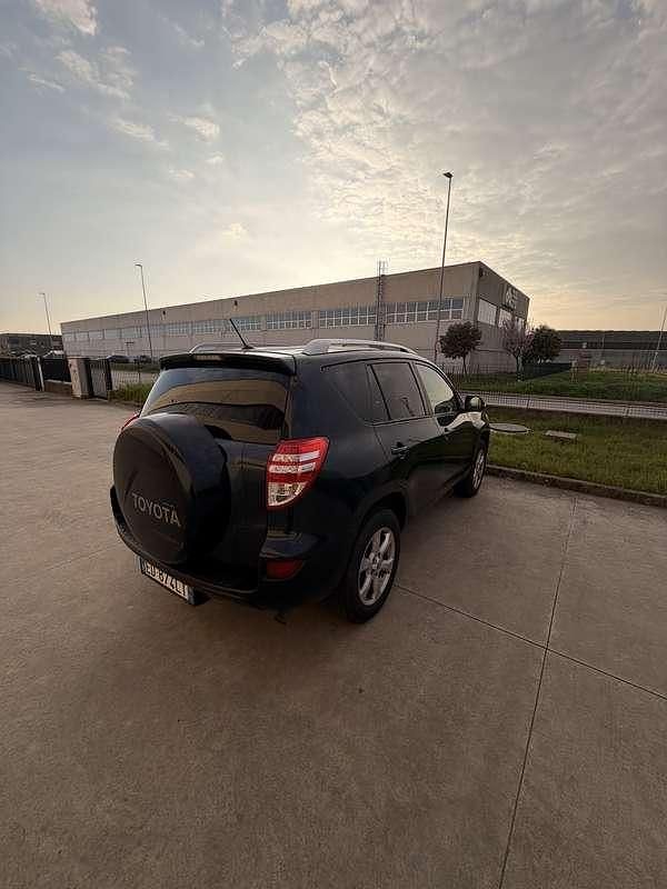 Usata Toyota RAV4 150 CV (110 kW) 2010 SUV