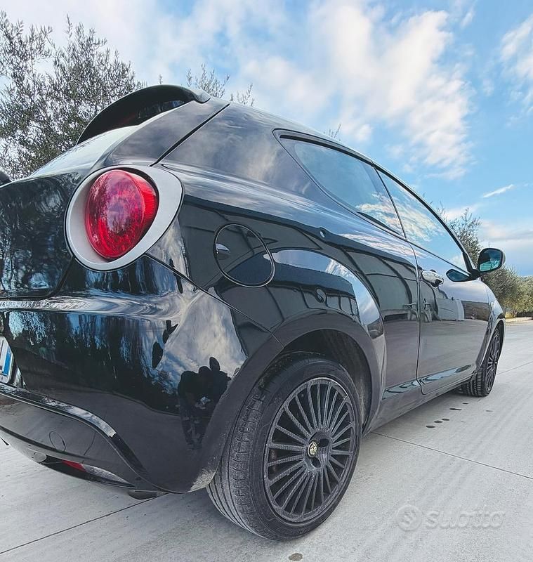 Usata Alfa Romeo MiTo Distinctive 85 CV (62 kW) 2016 Nero Utilitaria