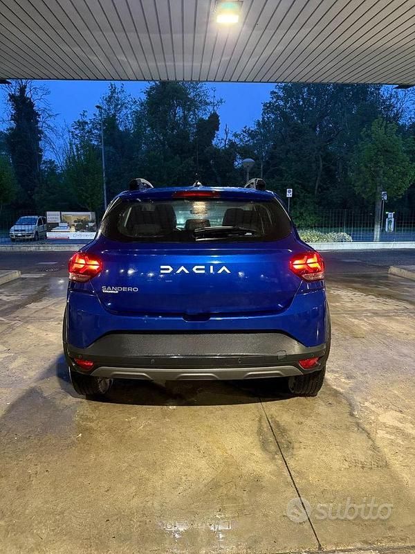 Usata Dacia Sandero Expression 100 CV (73 kW) 2023 Blu SUV