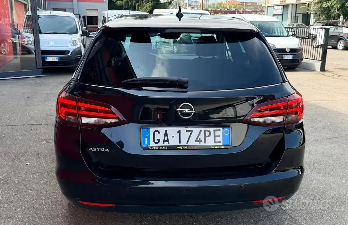 Usata Opel Astra Ultimate 122 CV (89 kW) 2020 Nero Station wagon