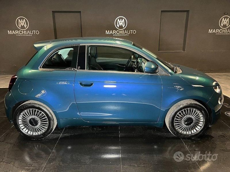 Usata Fiat 500e 69 kW (95 CV) 2024 Verde Berlina