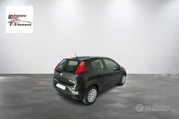 Usata Fiat Grande Punto Dynamic 90 CV (66 kW) 2009 Nero Utilitaria
