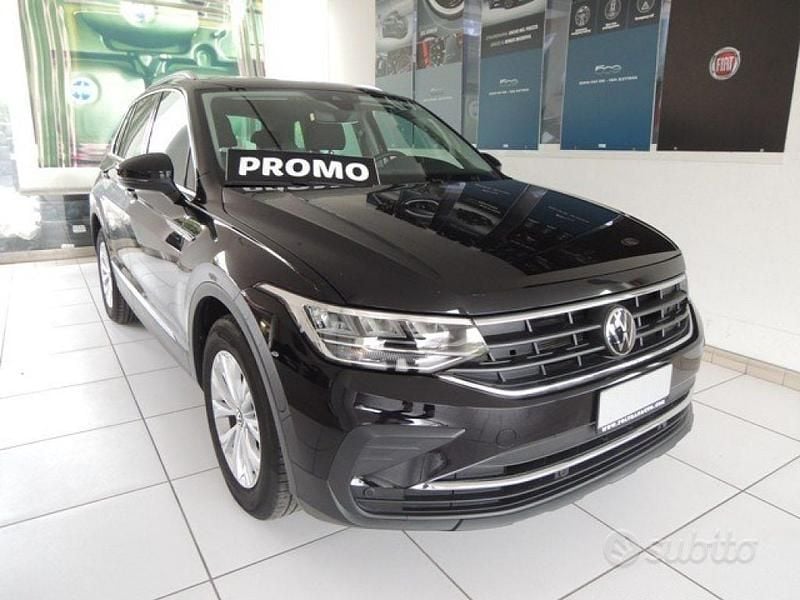 Nero Usata 2024 VW Tiguan Life SUV | 29.900 € (Super prezzo) - Immagine 1/4