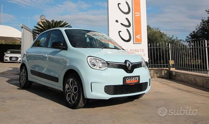Usata Renault Twingo Equilibre 60 kW (82 CV) 2023 Blu Utilitaria