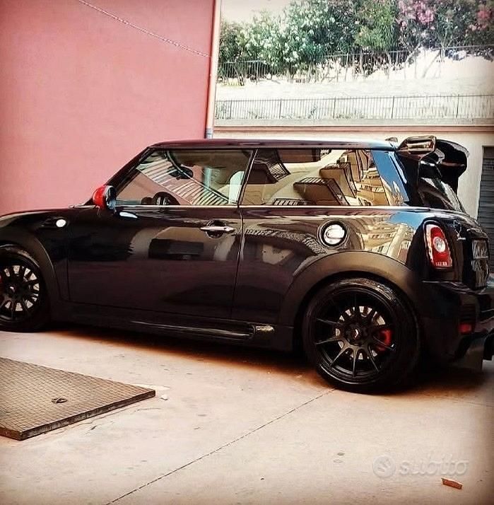Usata Mini Cooper 250 CV (183 kW) 2007 Nero Utilitaria