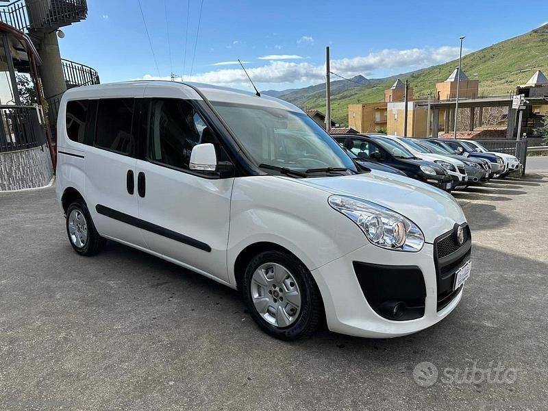 Usata Fiat Doblò 105 CV (77 kW) 2014 Bianco Monovolume