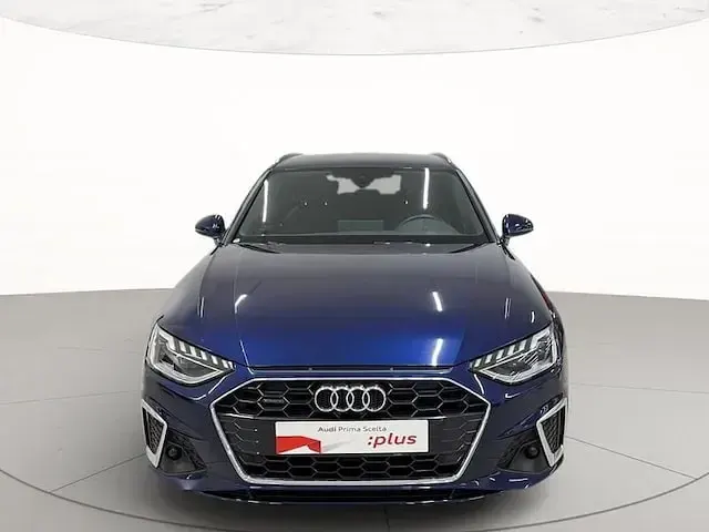 Usata Audi A4 S-Line 204 CV (150 kW) 2024 Blu navarra metallizzato Station wagon