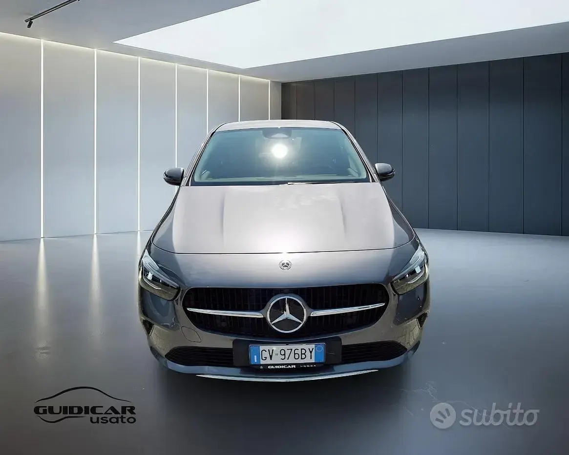 Usata Mercedes B180 Advanced 136 CV (100 kW) 2023 Grigio Utilitaria