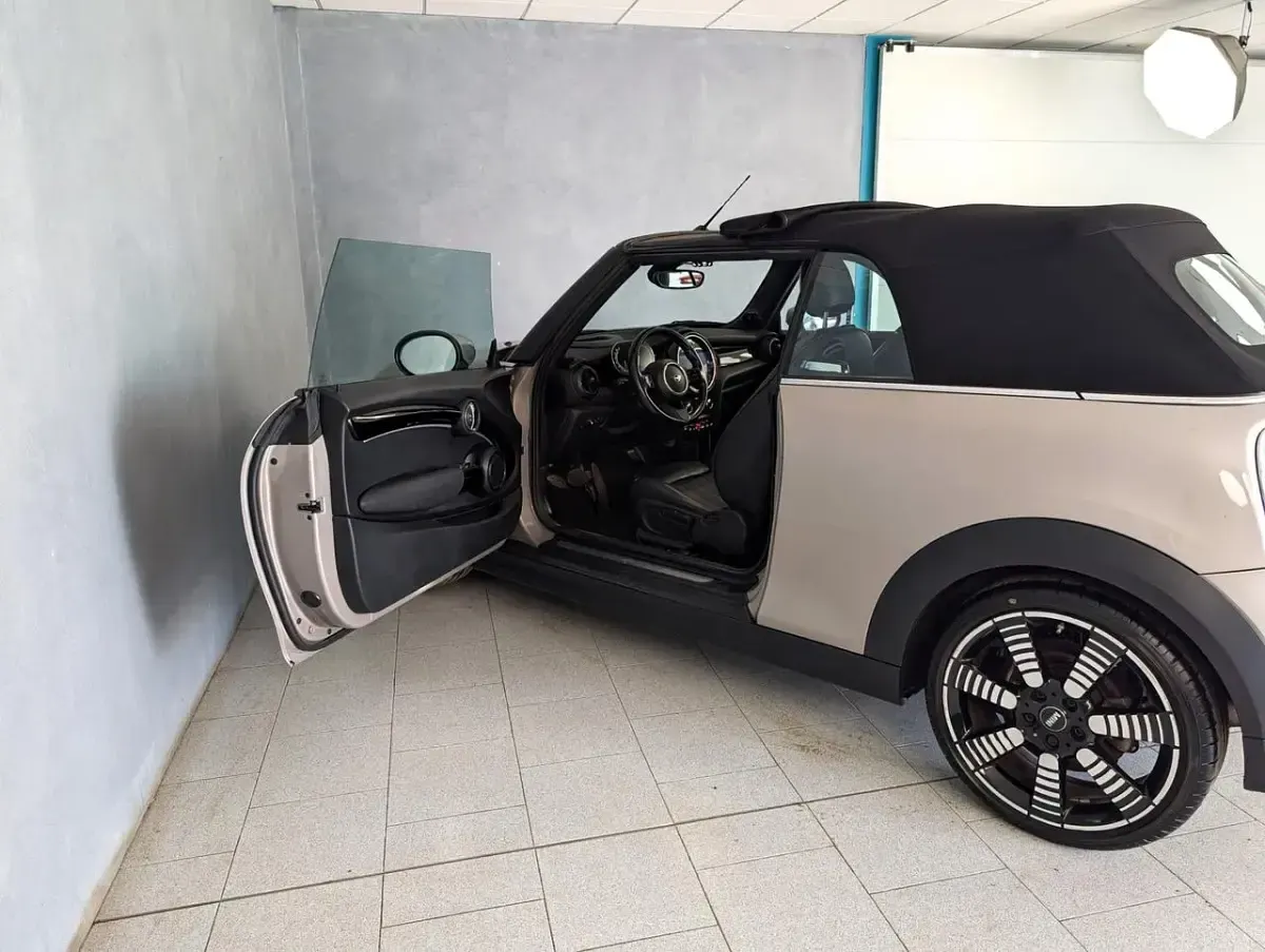 Usata Mini Cooper Cabriolet Classic 135 CV (99 kW) 2023 Grigio Cabrio