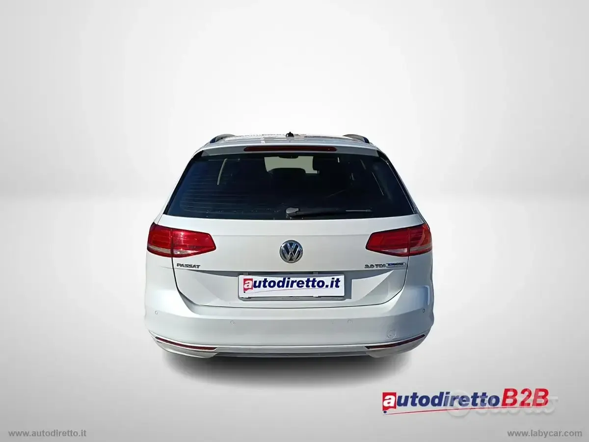 Usata VW Passat Executive 150 CV (110 kW) 2015 Bianco Berlina