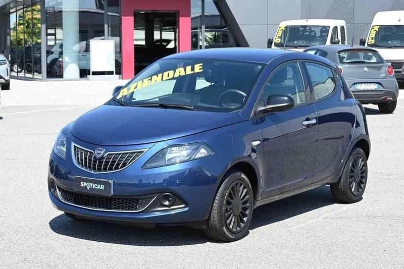 Usata Lancia Ypsilon Silver 69 CV (50 kW) 2022 Blu Utilitaria