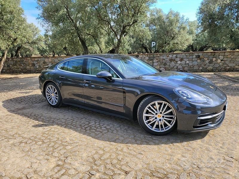 Usata Porsche Panamera 440 CV (323 kW) 2017 Grigio Berlina